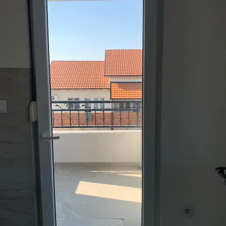 Belgrade Airport Luxury Single Apartment Surcin